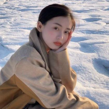 巴西美女 Mari Avila 拥有迷人的屁股，她正在和 Filou 的大鸡巴做爱。看看那曲线！
